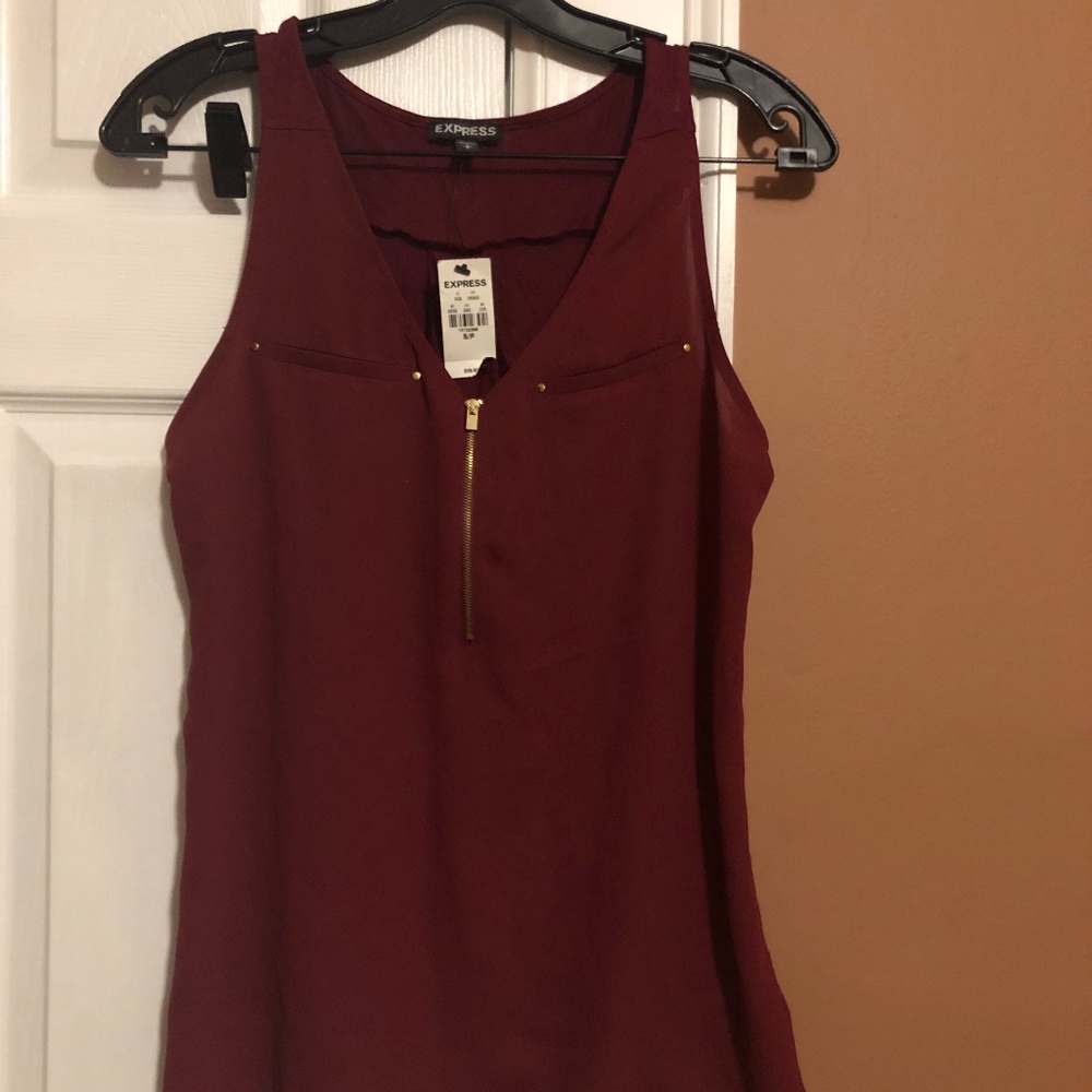 New with tag Express sleeveless v neck top with front zipper size S